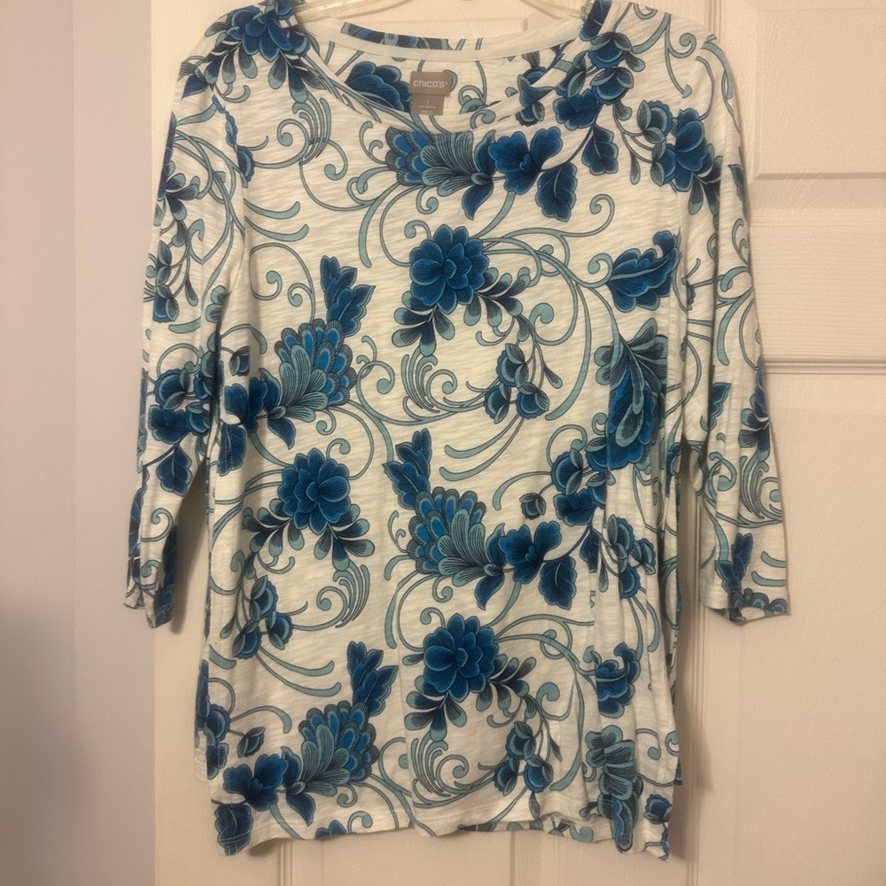 Chico’s printed tee. 3/4 sleeve. Excellent condition.